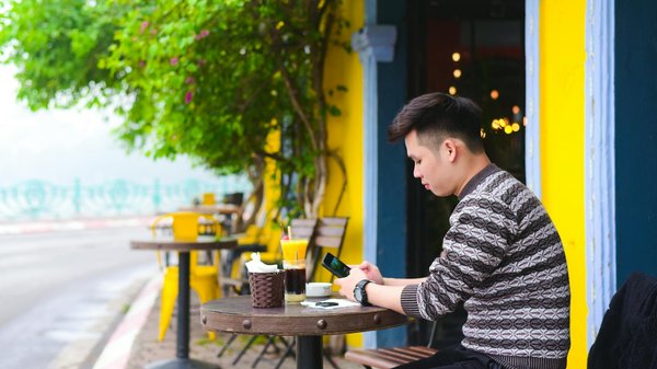 Comment la philosophie existentialiste est-elle représentée dans le cinéma français des années 1960 ?