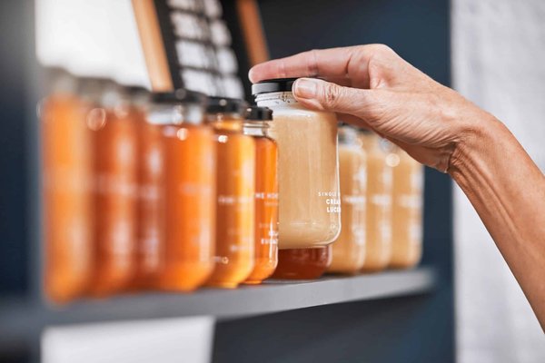 Comment personnaliser vos étiquettes de pots de miel pour une marque distinctive